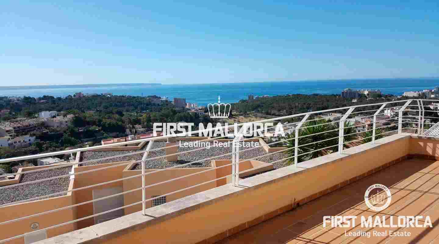 Stadthaus in Génova mit Panoramablick auf das Meer und privatem Pool