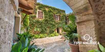 Real Estates picture 1 Ref. 66378