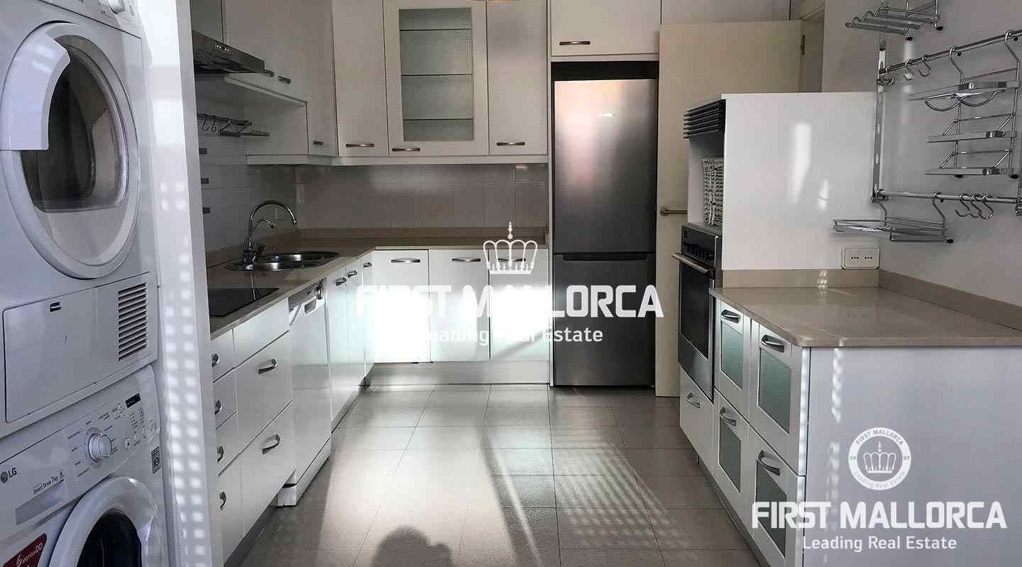 Stadthaus in Génova mit Panoramablick auf das Meer und privatem Pool