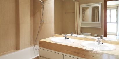 Real Estates picture 5 Ref. R15347