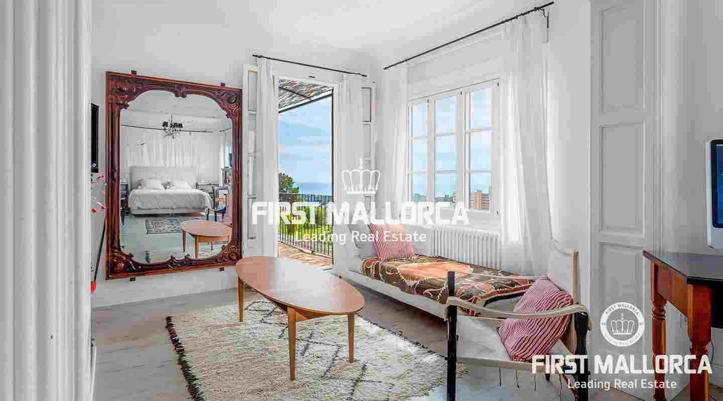Charming villa with beautiful views in la bonanova