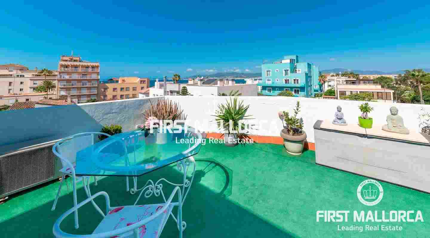 Ático en Ciudad Jardín con gran azotea con vistas parciales al mar