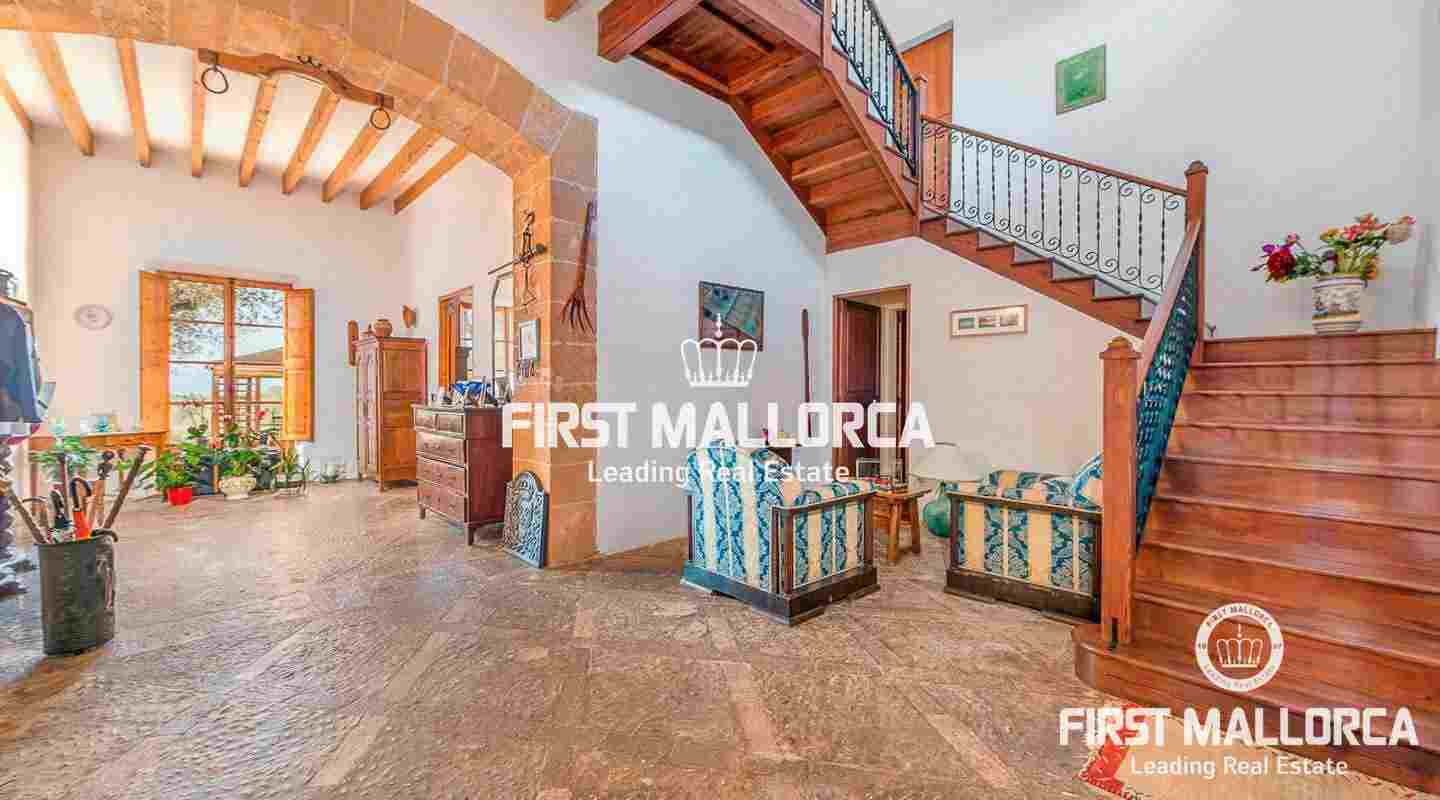 Finca tradicional con gran extensión de terreno y buenas vistas