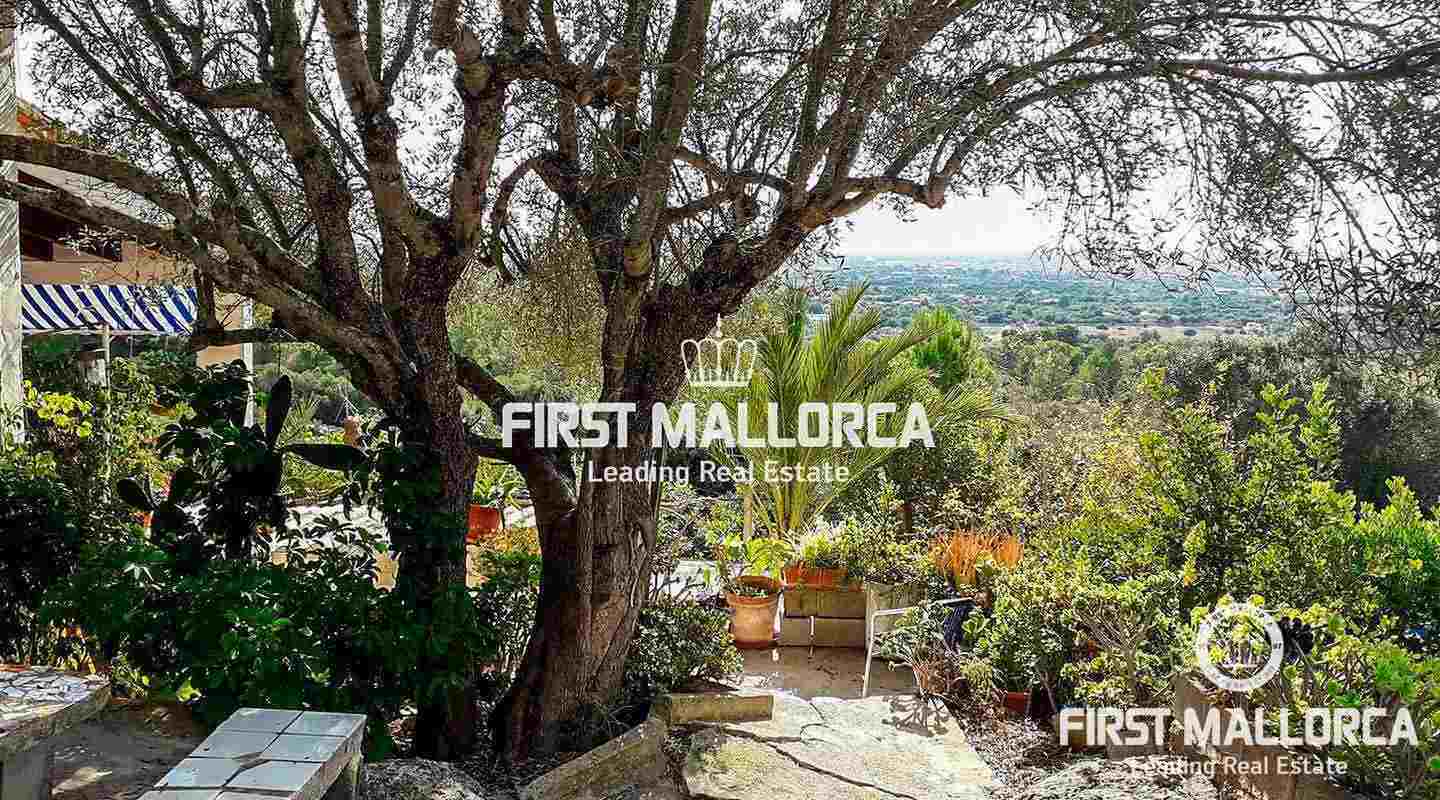 Kleines Berghaus mit atemberaubenden Blick auf Llucmajor bis nach Cabrera