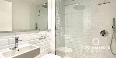 Real Estates picture 9 Ref. R16703