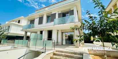 Real Estates picture 0 Ref. Nr. R18176