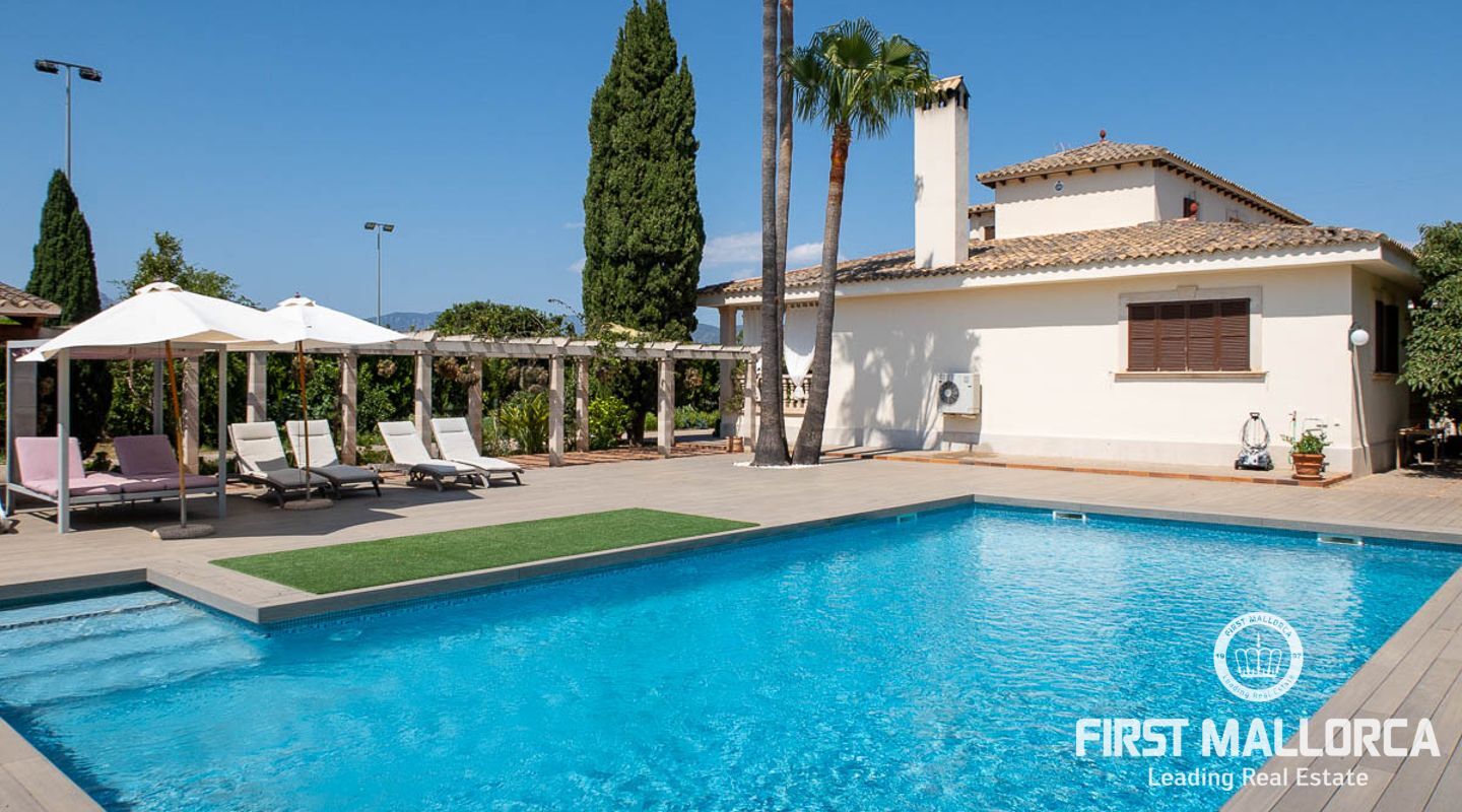 Preciosa Finca con Piscina y Jardín en Son Sardina. Preciosa Finca con Piscina y Jardín en Son Sardina.