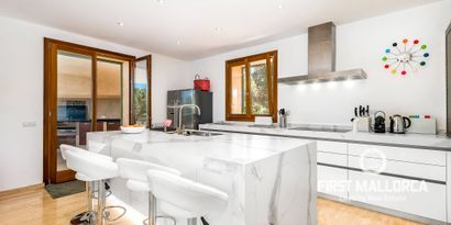 Real Estates picture 7 Ref. R22541