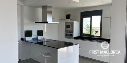 Real Estates picture 4 Ref. R22504