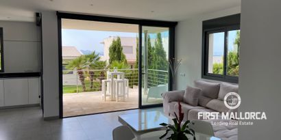 Real Estates picture 2 Ref. R22504