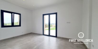 Real Estates picture 10 Ref. R22914