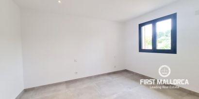 Real Estates picture 12 Ref. R22914