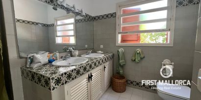 Real Estates picture 10 Ref. R23146