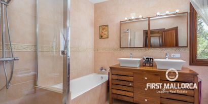 Inmobiliaria picture 11 Ref. Nº. R8081