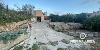 Real Estates picture 2 Ref. 78201