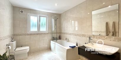 Real Estates picture 13 Ref. 74804