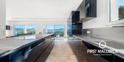 Inmobiliaria picture 4 Ref. Nº. R10373