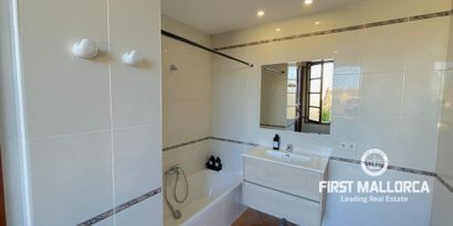 Real Estates picture 8 Ref. 79249