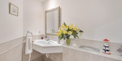 Inmobiliaria picture 8 Ref. Nº. R24687