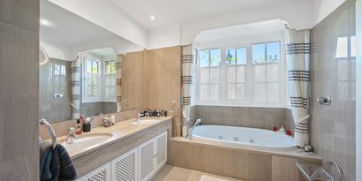 Inmobiliaria picture 7 Ref. Nº. R24687