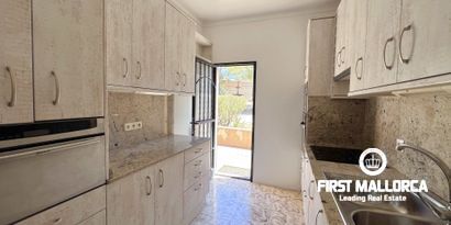 Real Estates picture 10 Ref. R25620