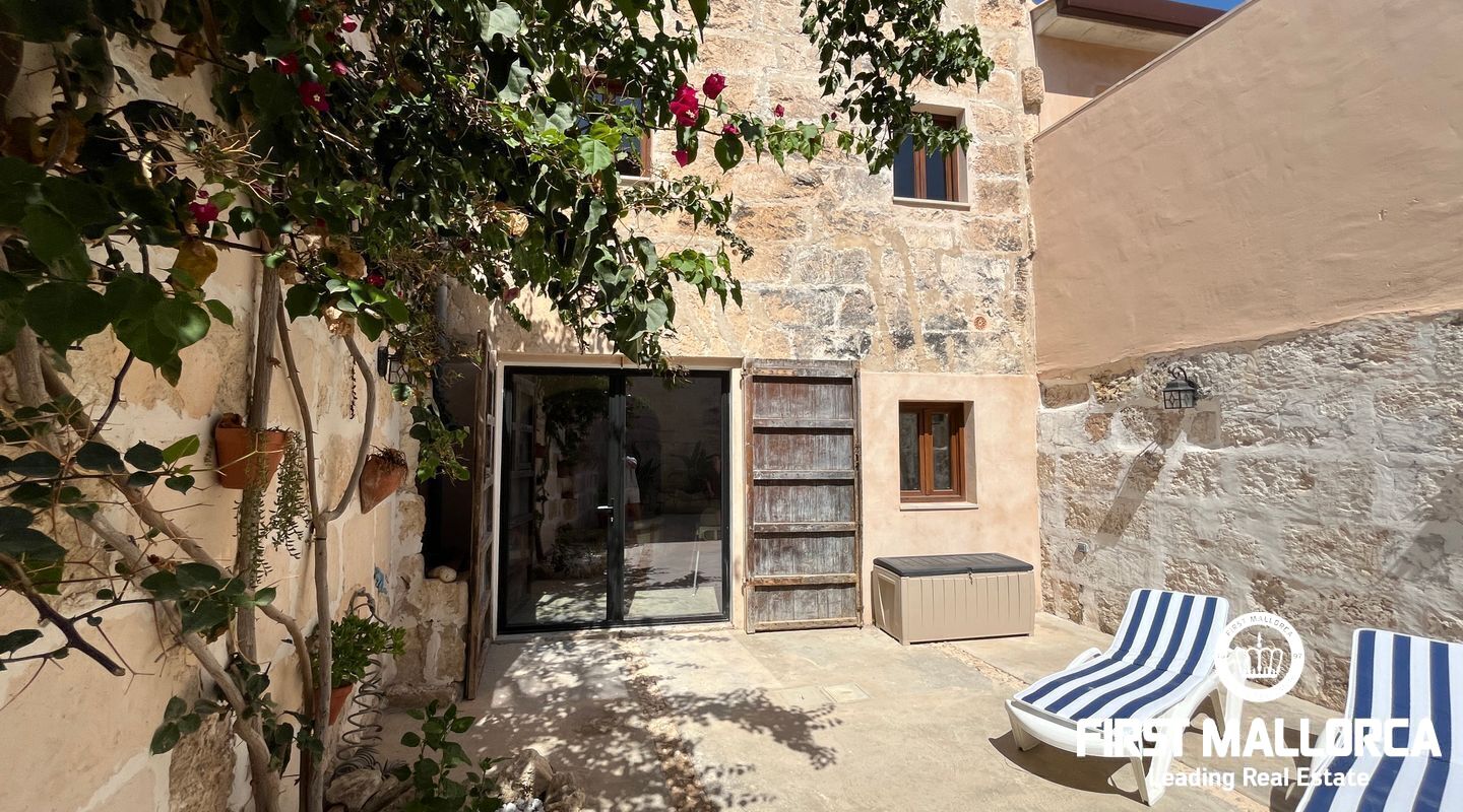 Renovated village house in Sa Pobla for sale
