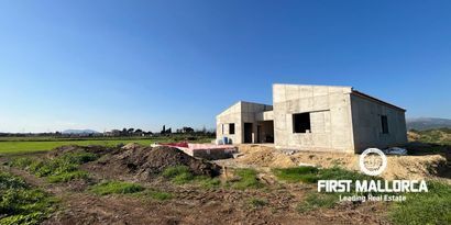 Real Estates picture 2 Ref. 80920