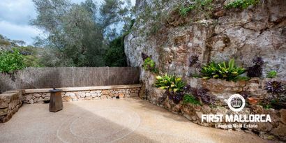 Real Estates picture 3 Ref. 81210