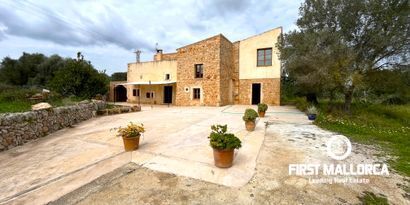 Inmobiliaria picture 0 Ref. Nº. R27393