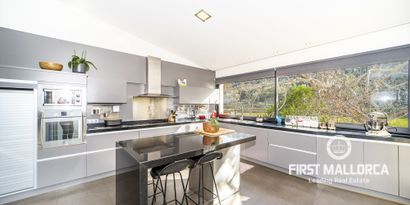 Real Estates picture 10 Ref. R24690