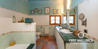 Real Estates picture 12 Ref. 81768