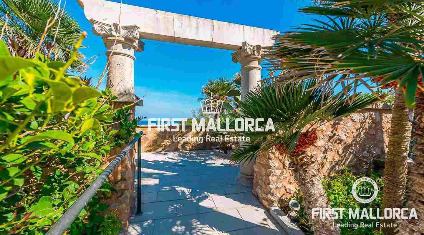 Villa mit traumhaften Blick in erster Meereslinie in Cala Ratjada