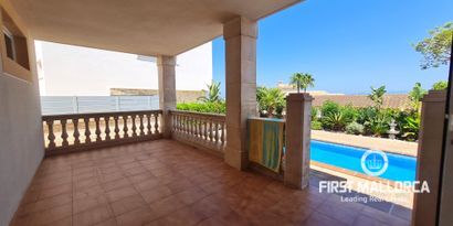 Real Estates picture 3 Ref. 82116