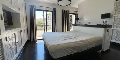 Real Estates picture 12 Ref. R28104