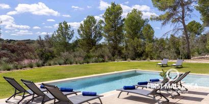 Real Estates picture 38 Ref. 82100