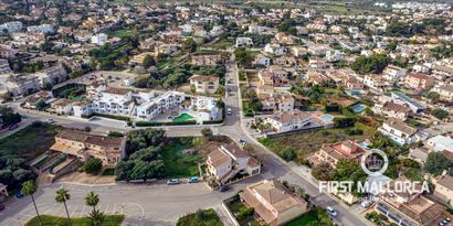 Real Estates picture 3 Ref. 80678