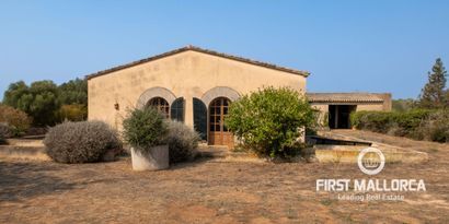 Real Estates picture 9 Ref. 82113