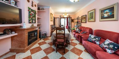 Real Estates picture 6 Ref. 82202