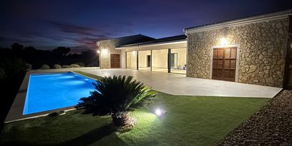 Real Estates picture 21 Ref. R22914