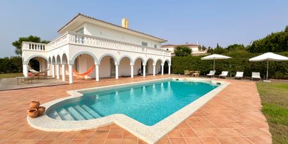 Real Estates picture 0 Ref. R28255