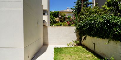 Real Estates picture 2 Ref. R24771