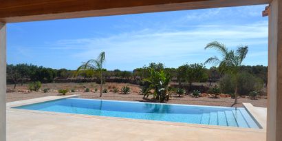 Real Estates picture 4 Ref. R25171