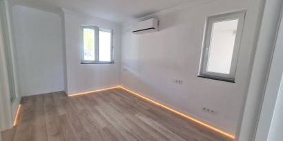 Real Estates picture 8 Ref. 82402