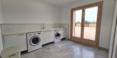 Inmobiliaria picture 26 Ref. Nº. R28403