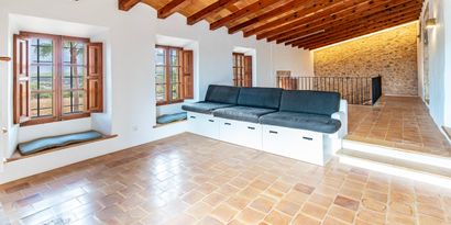 Real Estates picture 14 Ref. 81979