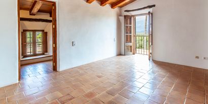 Real Estates picture 20 Ref. 81979