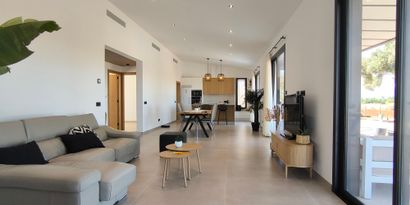 Real Estates picture 4 Ref. R28527