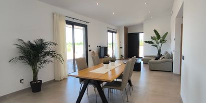 Real Estates picture 11 Ref. R28527