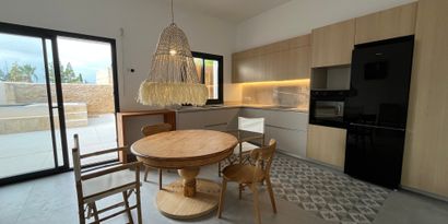 Real Estates picture 3 Ref. R28530