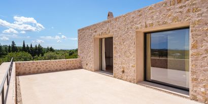 Real Estates picture 3 Ref. 82712